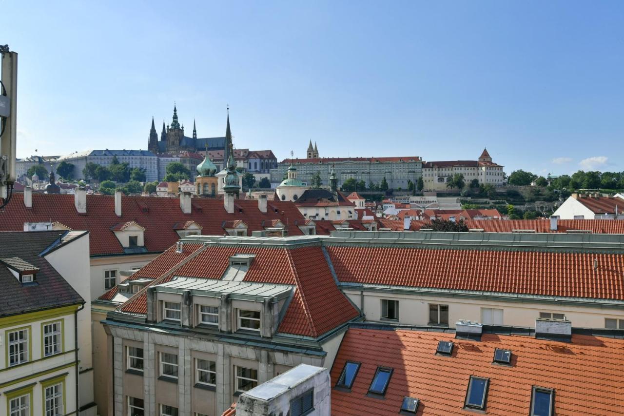 Amazing Charles Bridge Daire