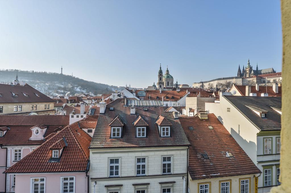 Amazing Charles Bridge Daire
